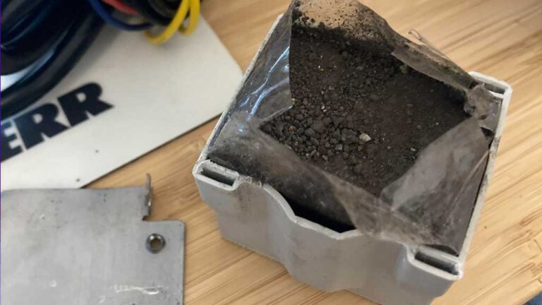 Power supply buyer finds iron shavings inside